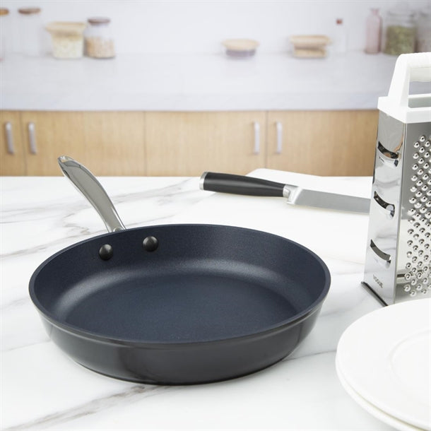 Vogue Cast Aluminium Non Stick Teflon Frying Pan 260mm